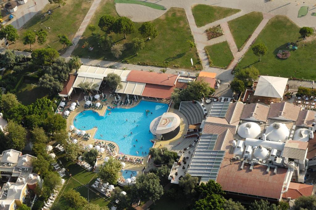CLUB BELCEKIZ BEACH 5*
