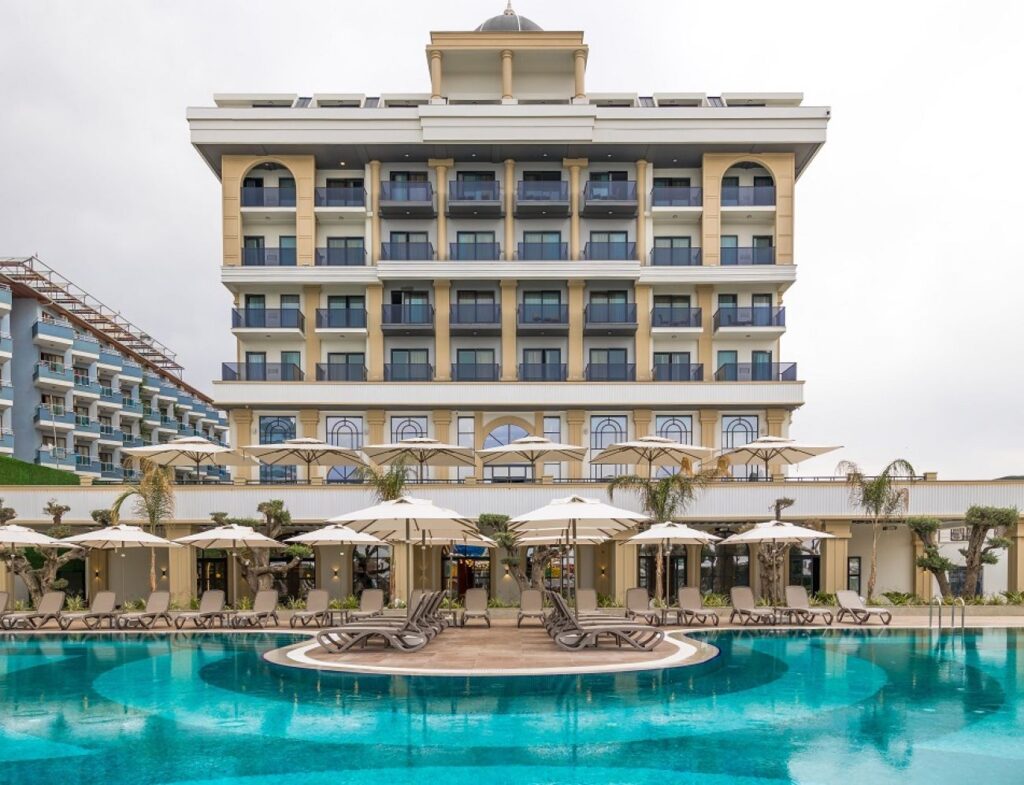 SERENITY QUEEN HOTEL 5*