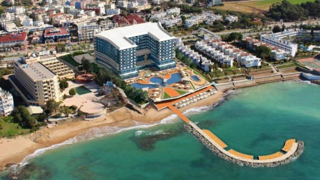AZURA DELUXE RESORT & SPA 5*