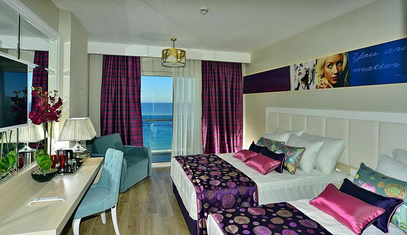 AZURA DELUXE RESORT&SPA 5*