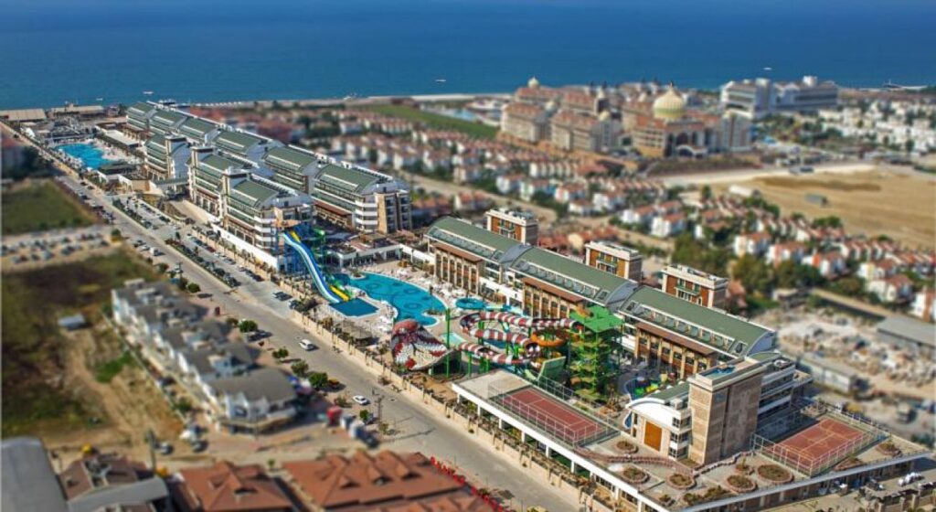 CRYSTAL WATERWORLD AQUA COLLECTION 5*