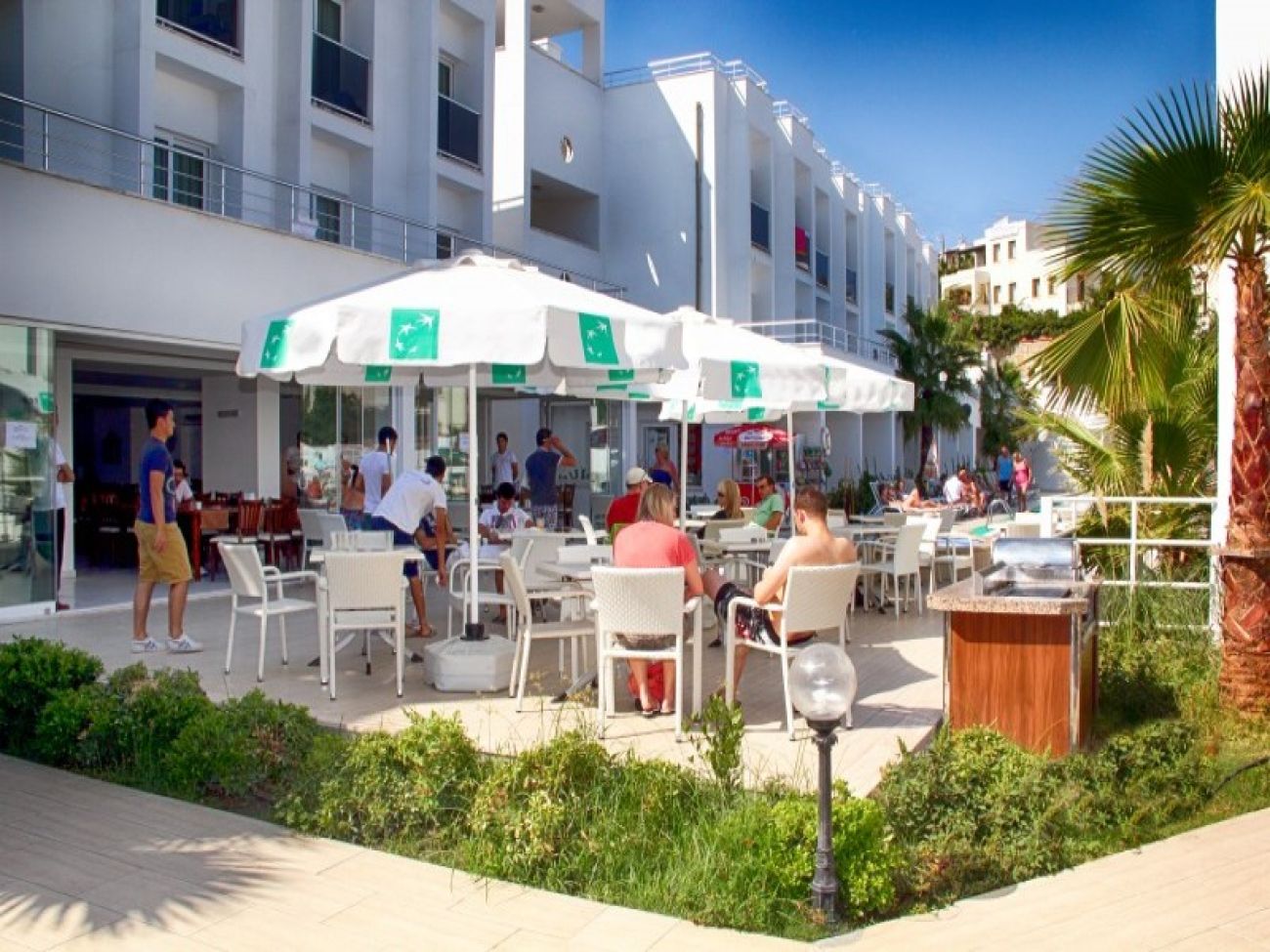 CLUB SHARK HOTEL 4*