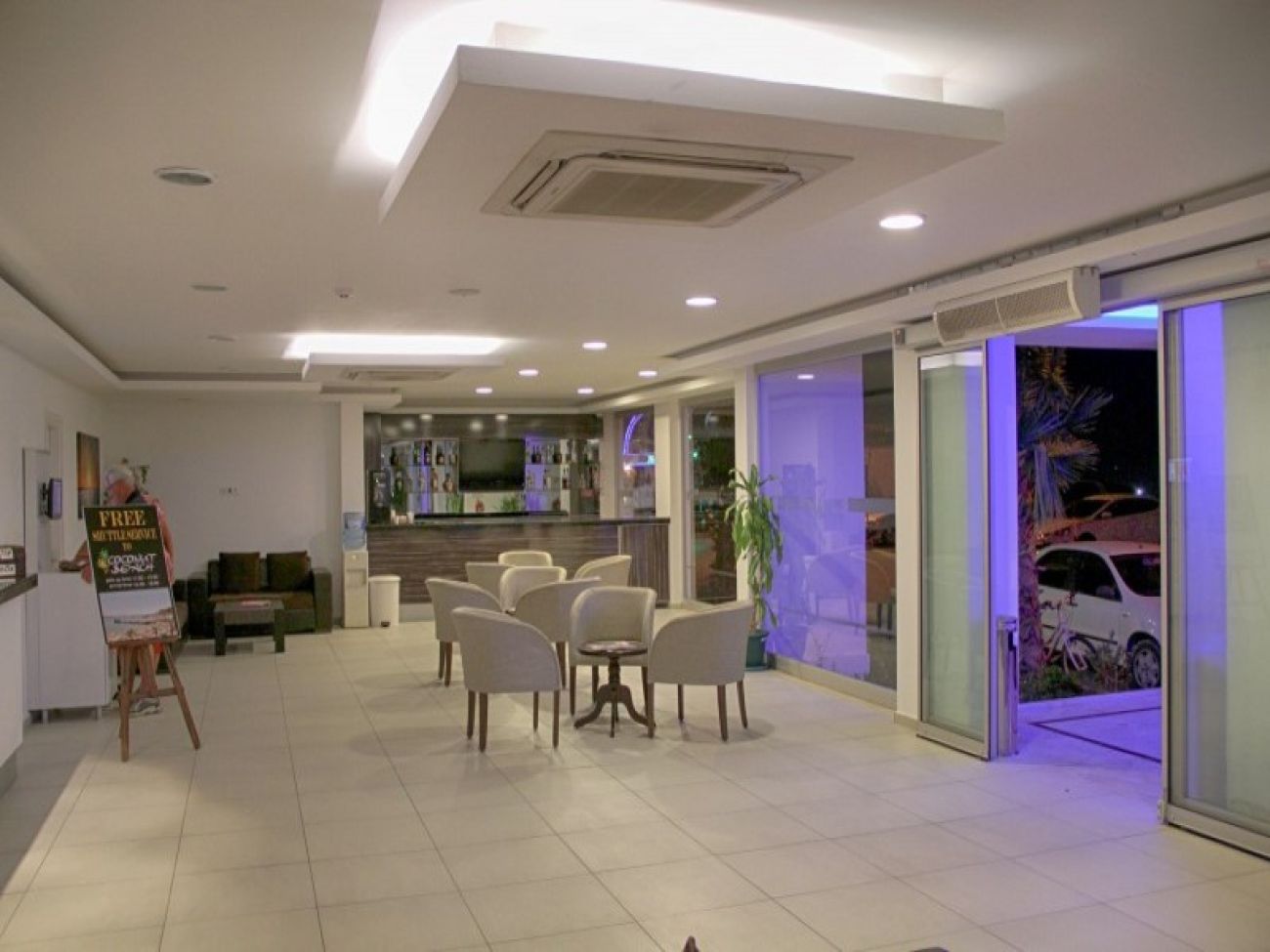 CLUB SHARK HOTEL 4*