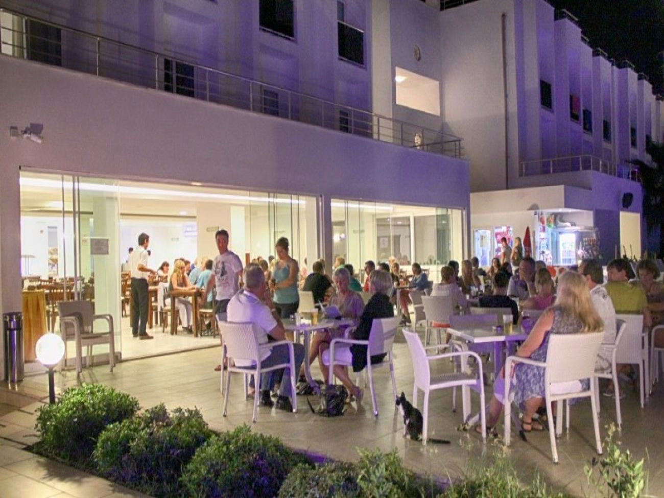 CLUB SHARK HOTEL 4*