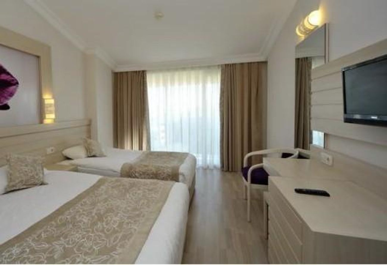 SEADEN COROLLA 4*