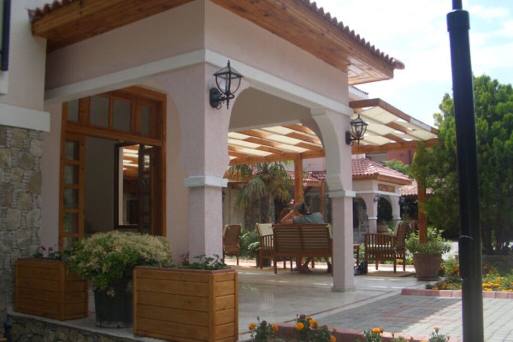 PERDIKIA 3*