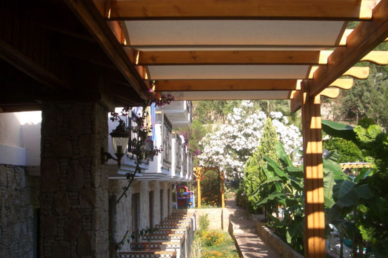 PERDIKIA 3*