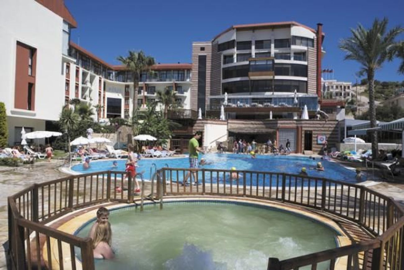 PIRIL HOTEL 4*