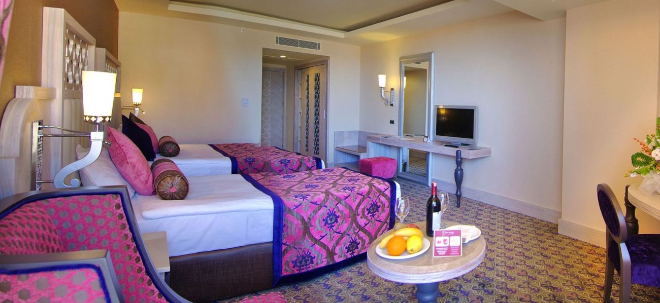 ROYAL ALHAMBRA PALACE HOTEL 5*