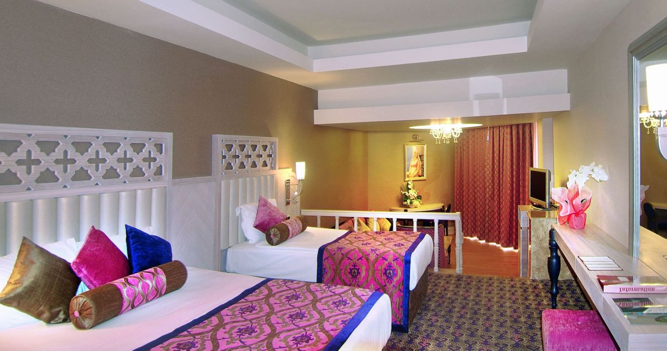 ROYAL ALHAMBRA PALACE HOTEL 5*