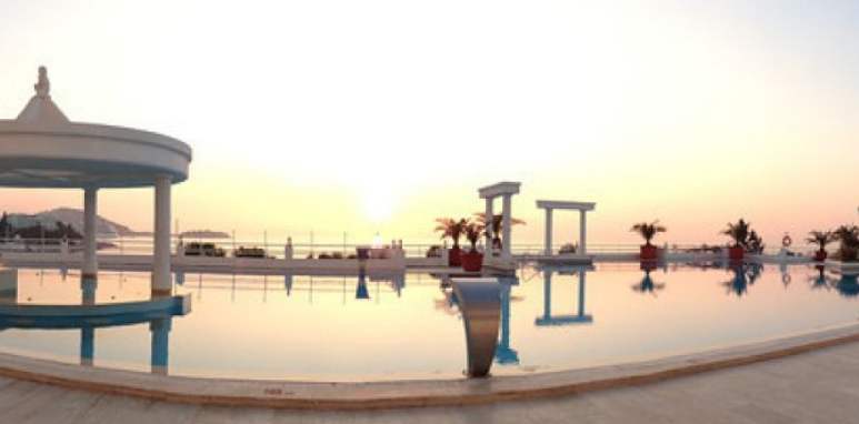Screenshot 2026-04-16 at 17-55-47 KORUMAR HOTEL DE LUXE