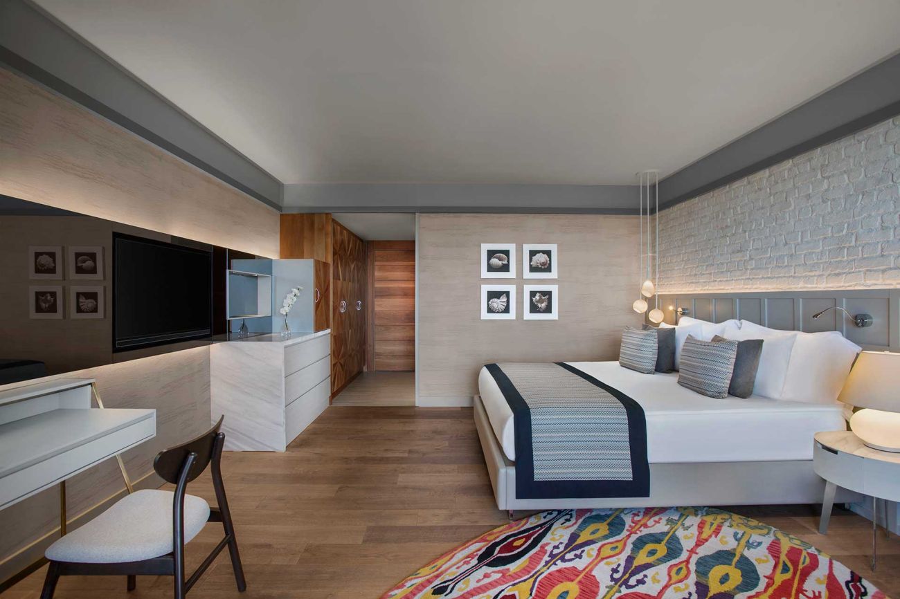 ACANTHUS & CENNET BARUT COLLECTION 5*
