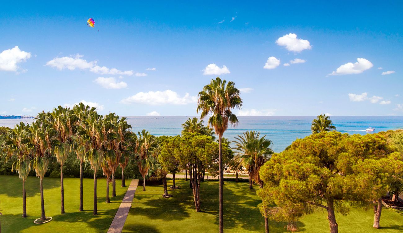 ACANTHUS & CENNET BARUT COLLECTION 5*