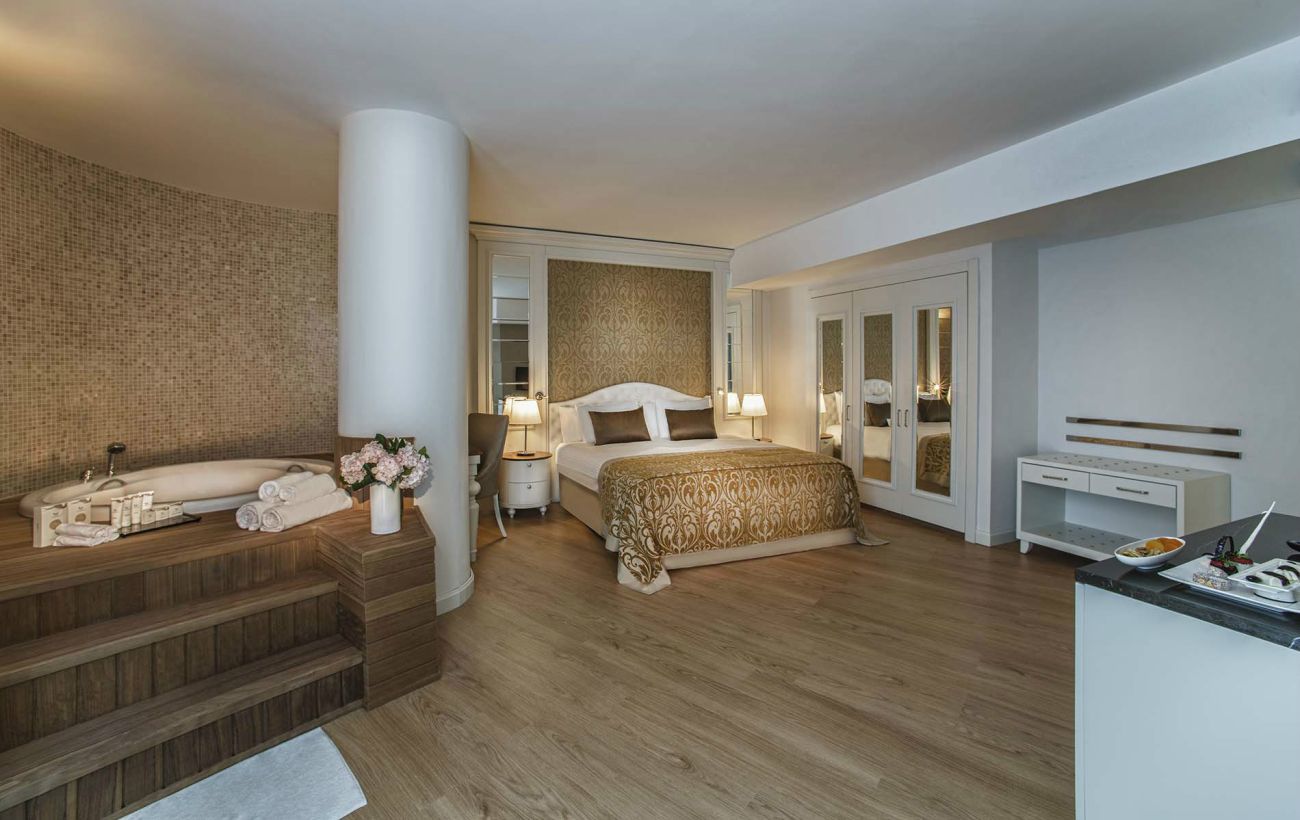 ASKA LARA RESORT & SPA 5*