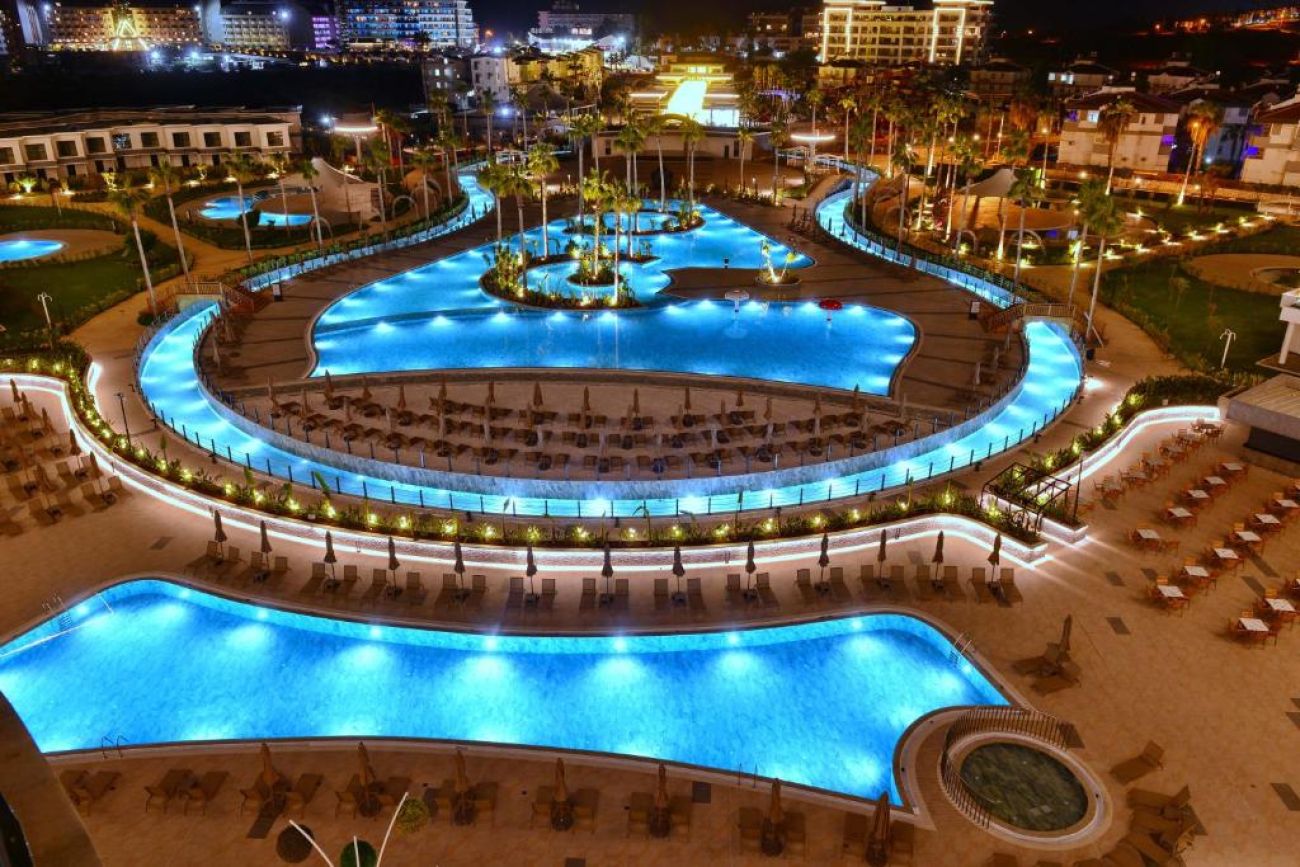 AZURA WORLD HOTEL 5*