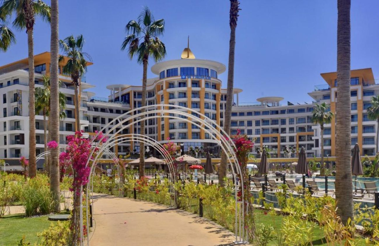 AZURA WORLD HOTEL 5*