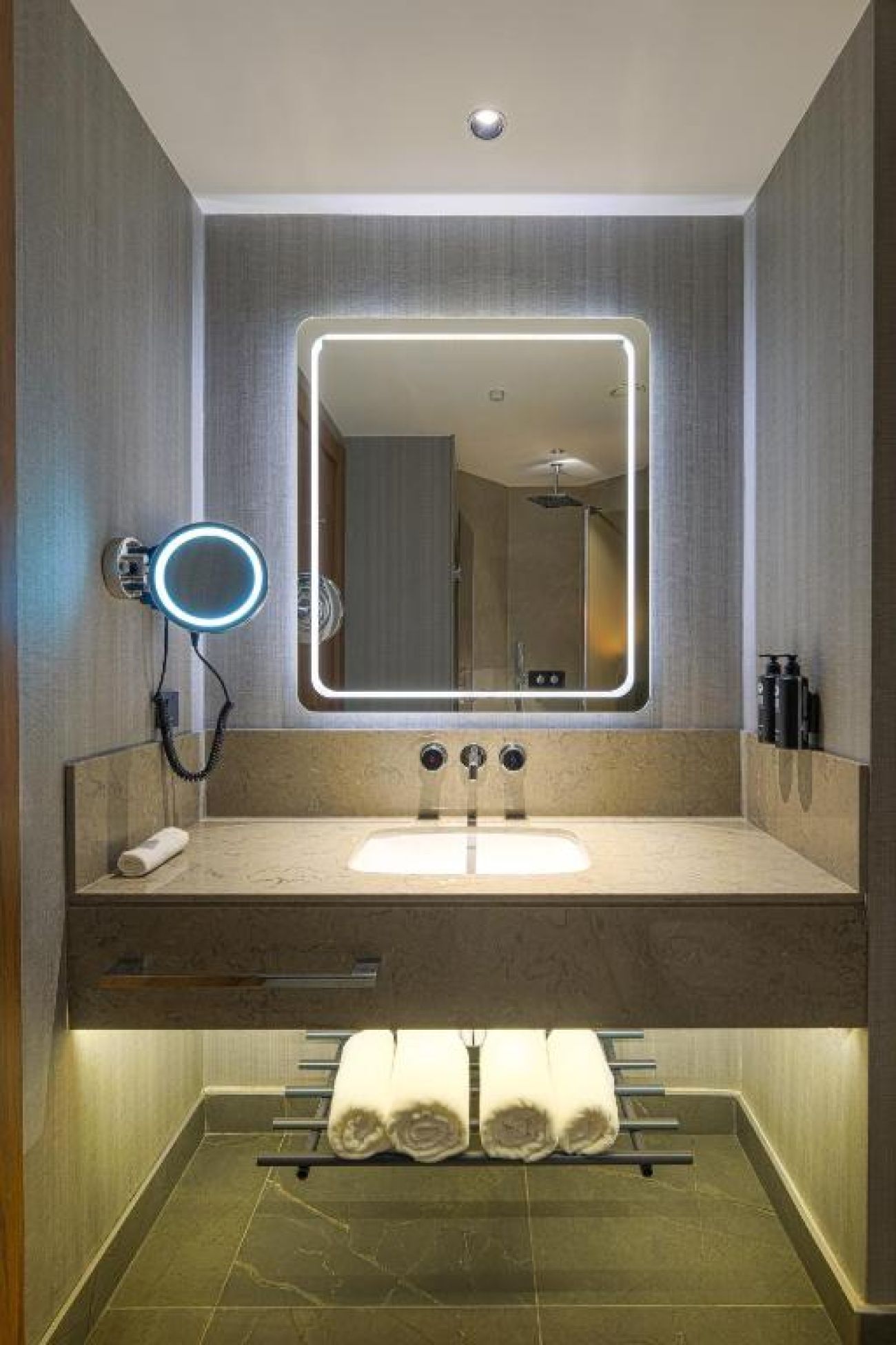 AZURA WORLD HOTEL 5*