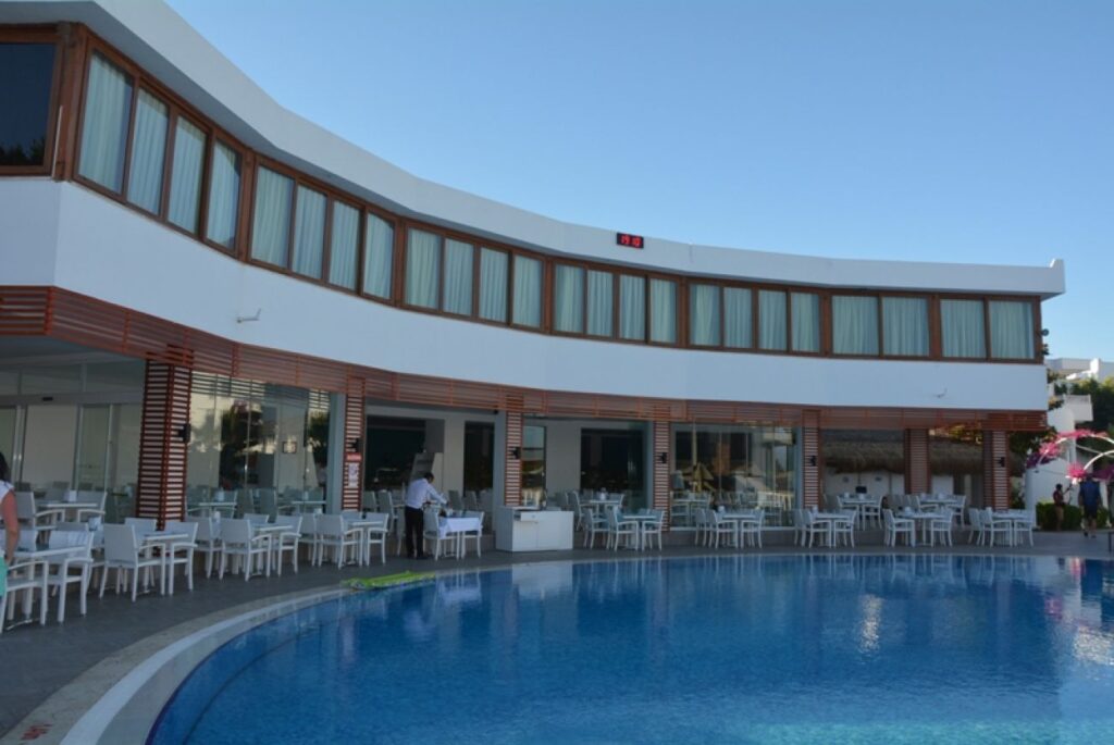 BENDIS BEACH 4*