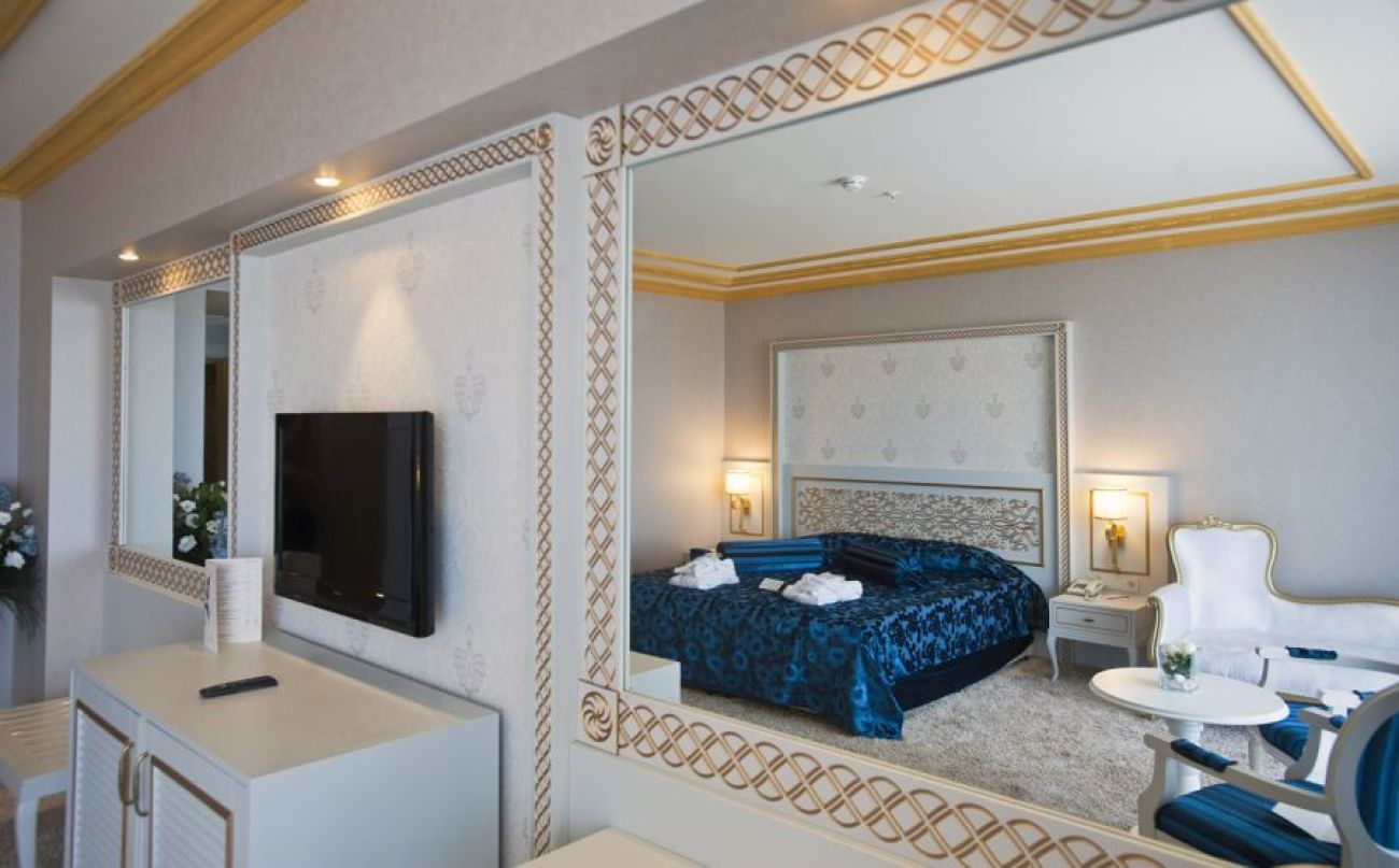 CRYSTAL PALACE LUXURY RESORT & SPA 5*