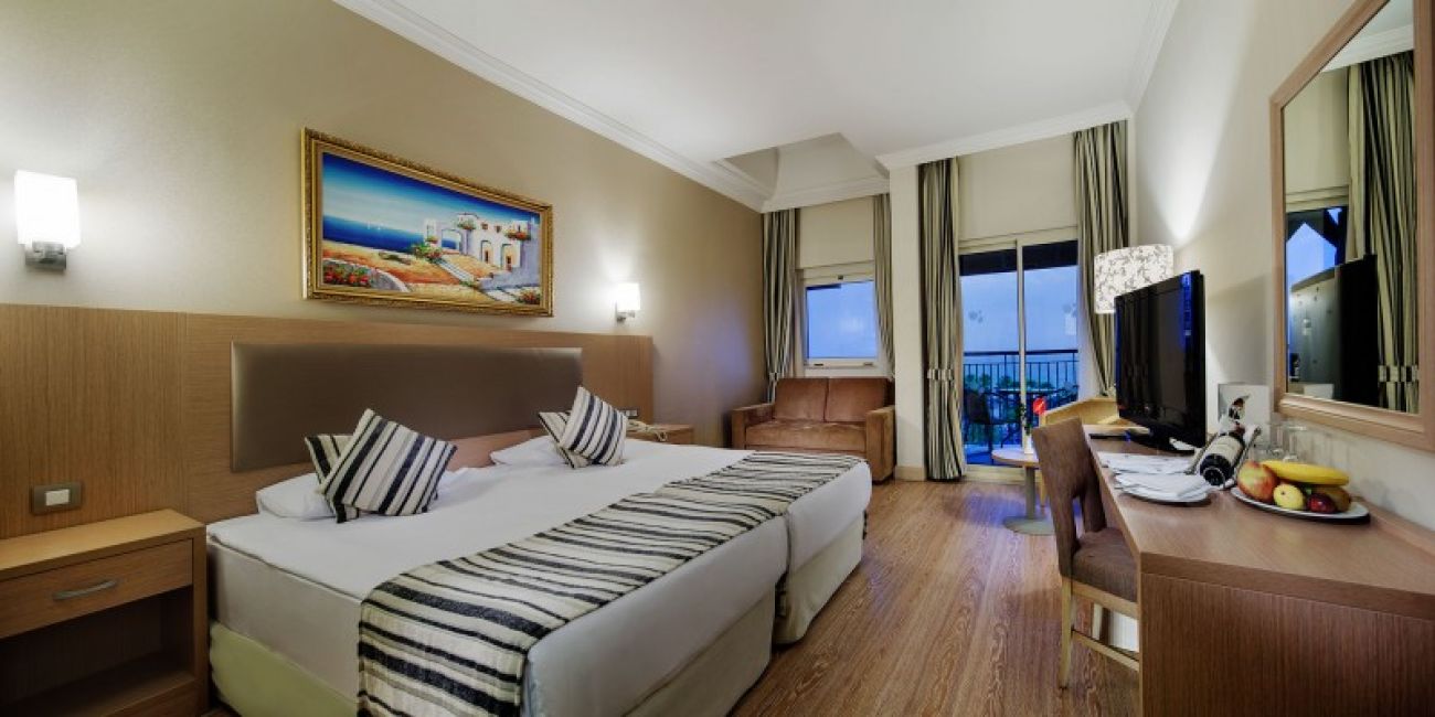 CRYSTAL TAT BEACH PEARL COLLECTION 5*