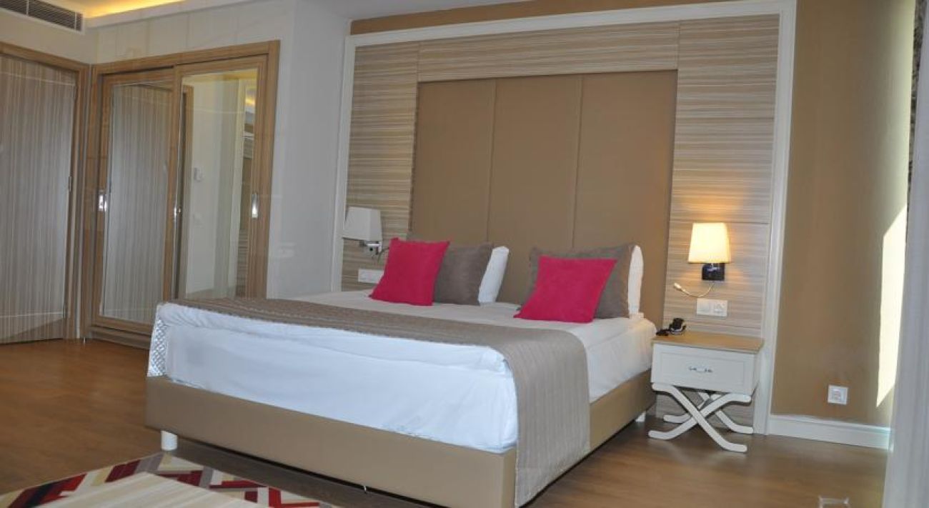DELPHIN DELUXE RESORT 5*