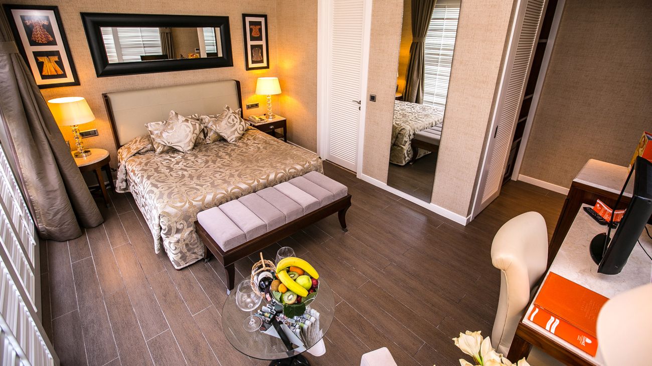ELEGANCE HOTELS INTERNATIONAL 5*