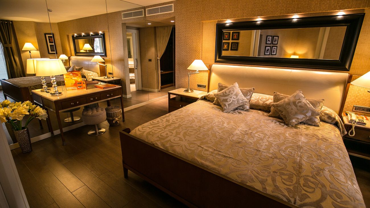 ELEGANCE HOTELS INTERNATIONAL 5*