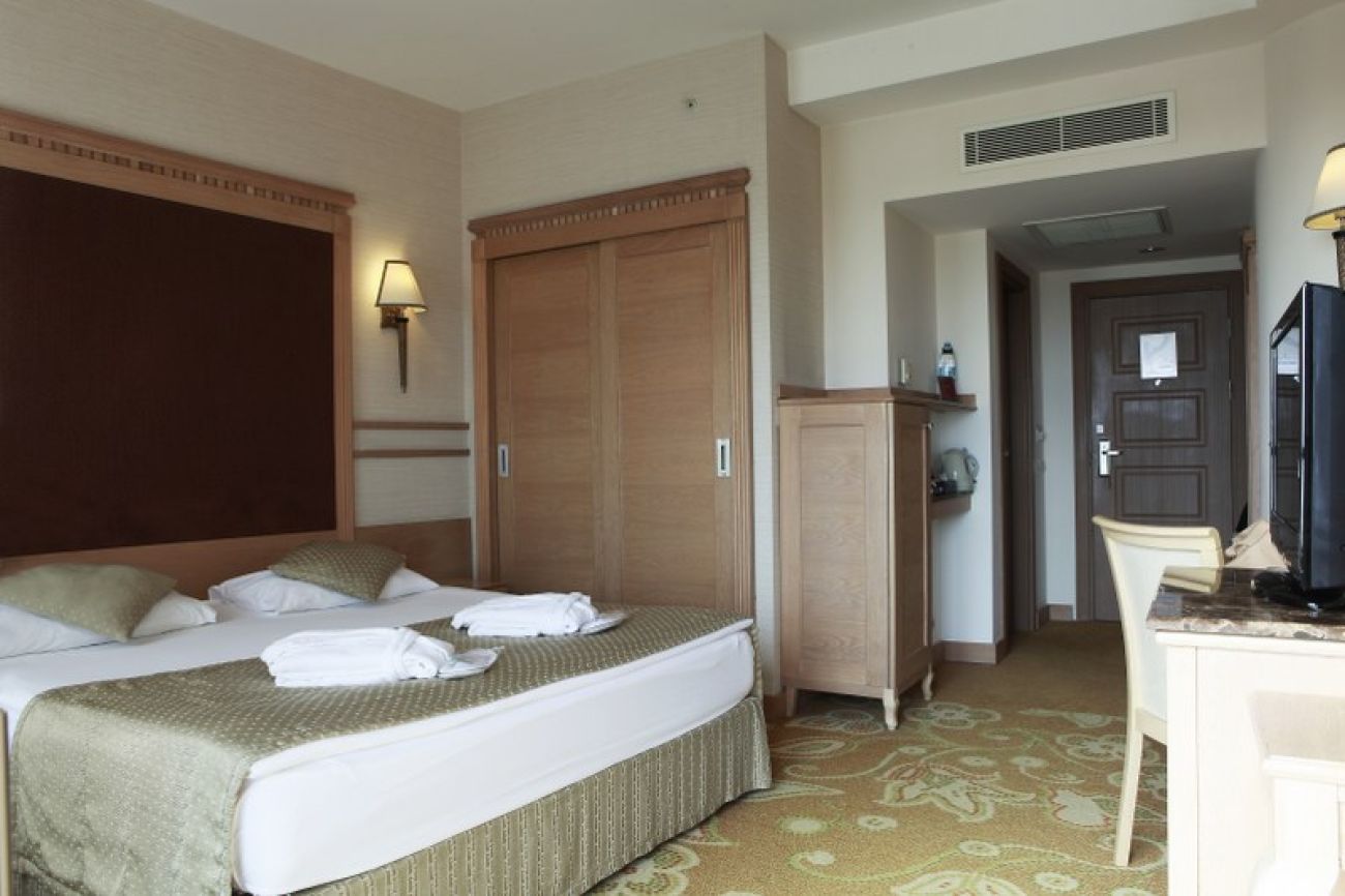 FAME RESIDENCE LARA & SPA 5*