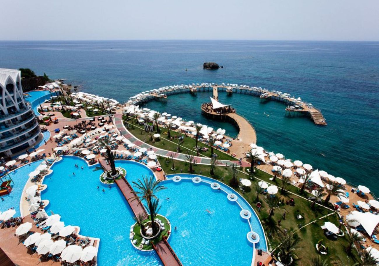 GRANADA LUXURY RESORT & SPA 5*