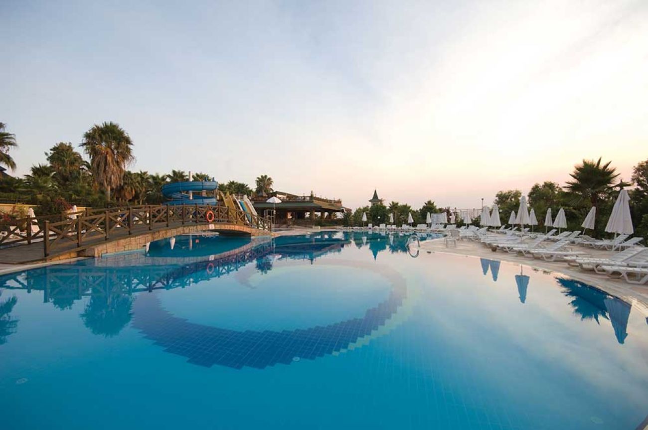 HOLIDAY GARDEN RESORT 5*