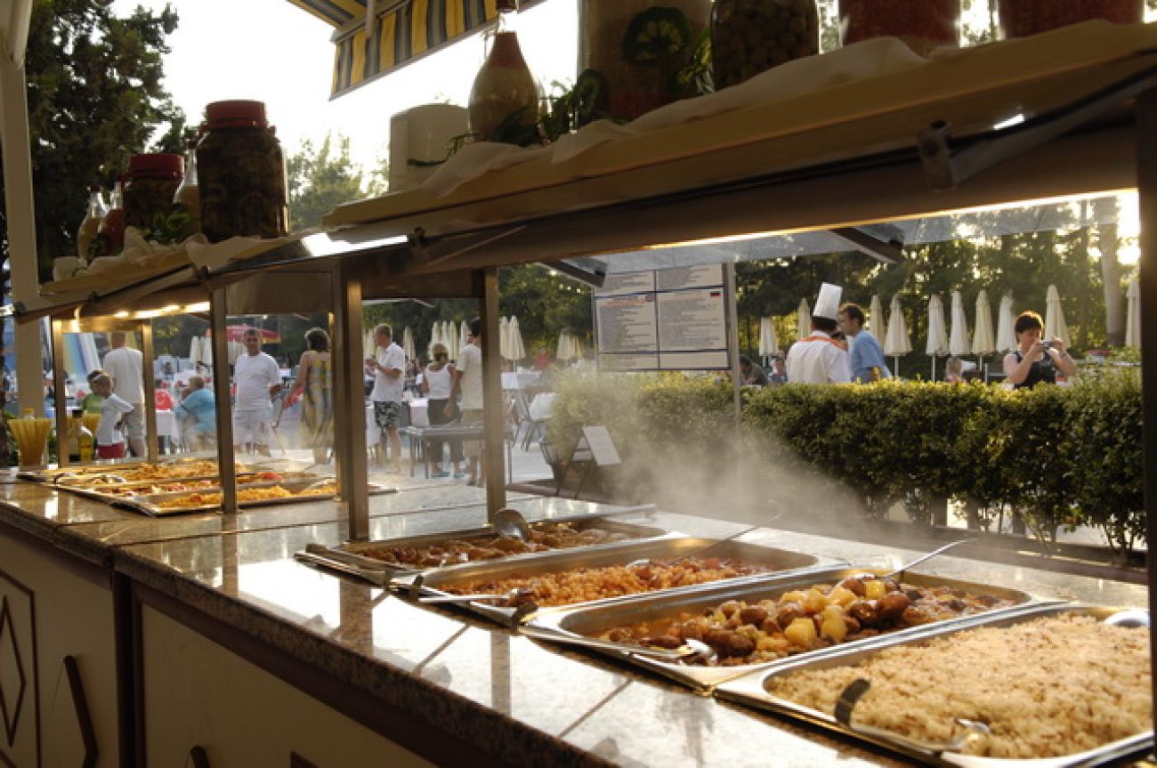 HOLIDAY PARK RESORT HOTEL 5*