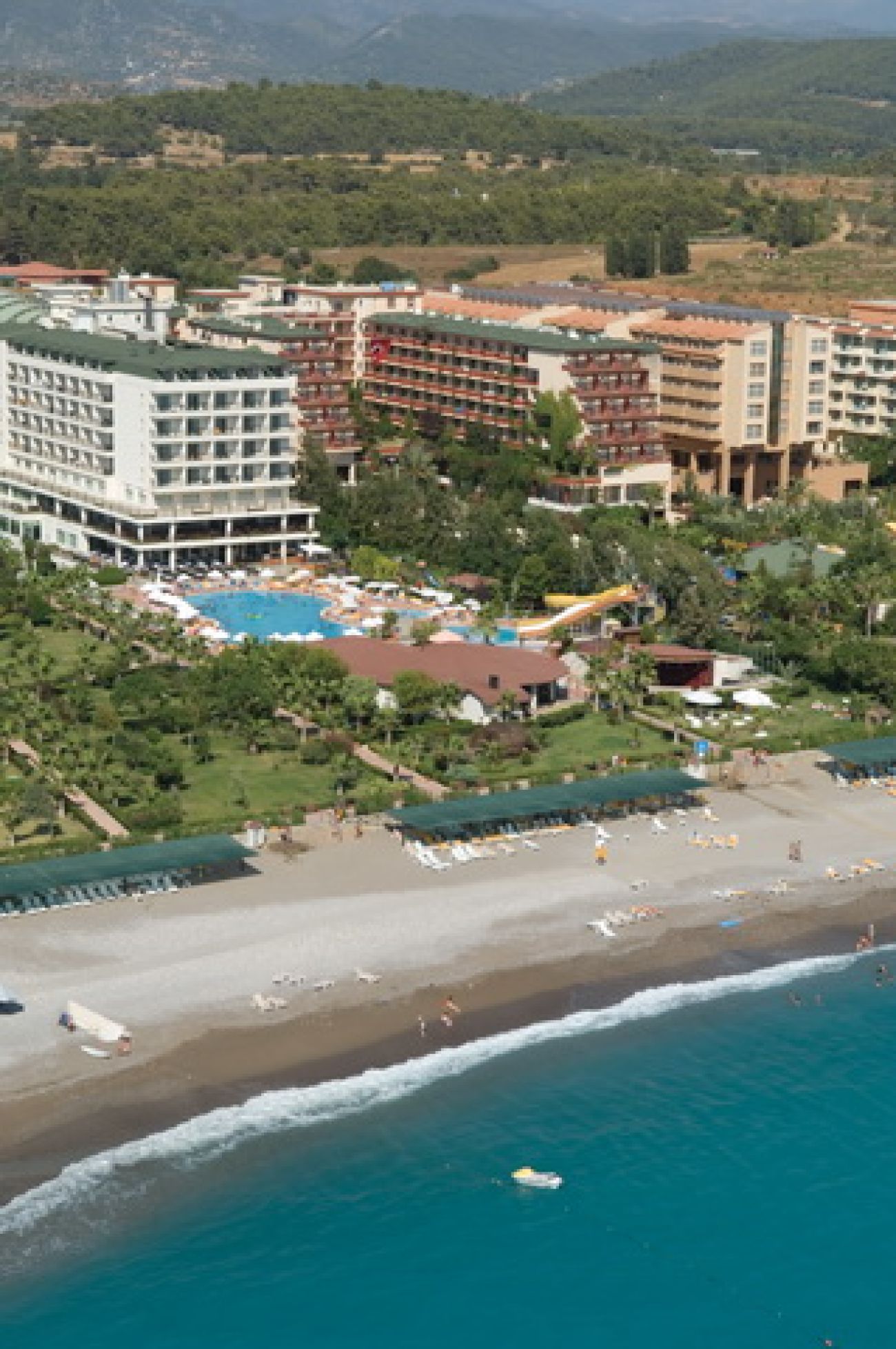 HOLIDAY PARK RESORT HOTEL 5*