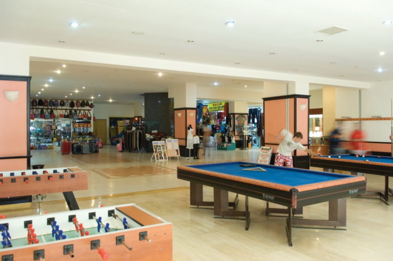 HOLIDAY PARK RESORT HOTEL 5*