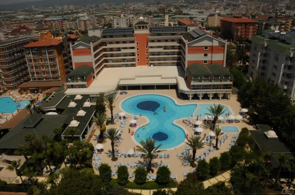 INSULA RESORT & SPA 5*