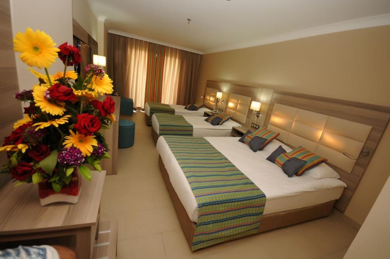 INSULA RESORT & SPA 5*