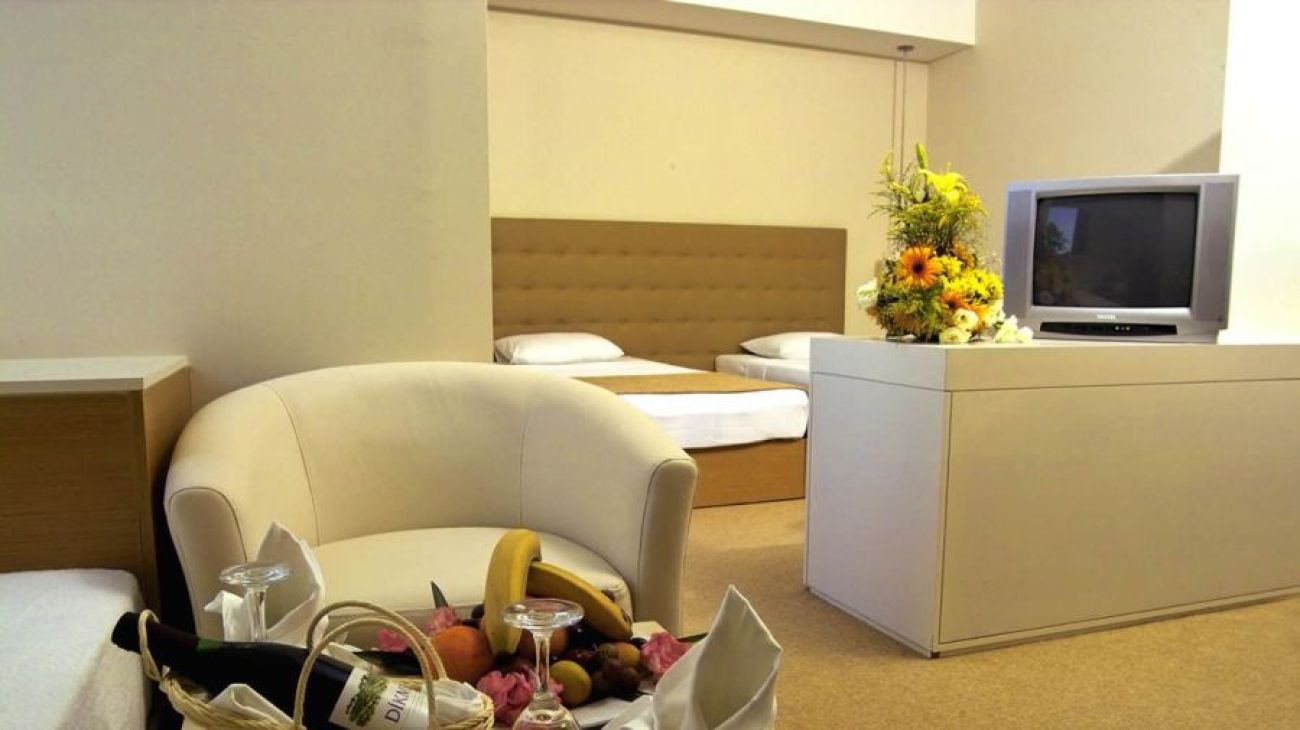 CRYSTAL CENTRO PEARL COLLECTION 5*