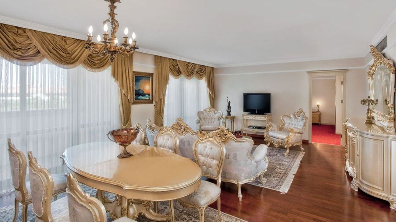 KREMLIN PALACE 5*