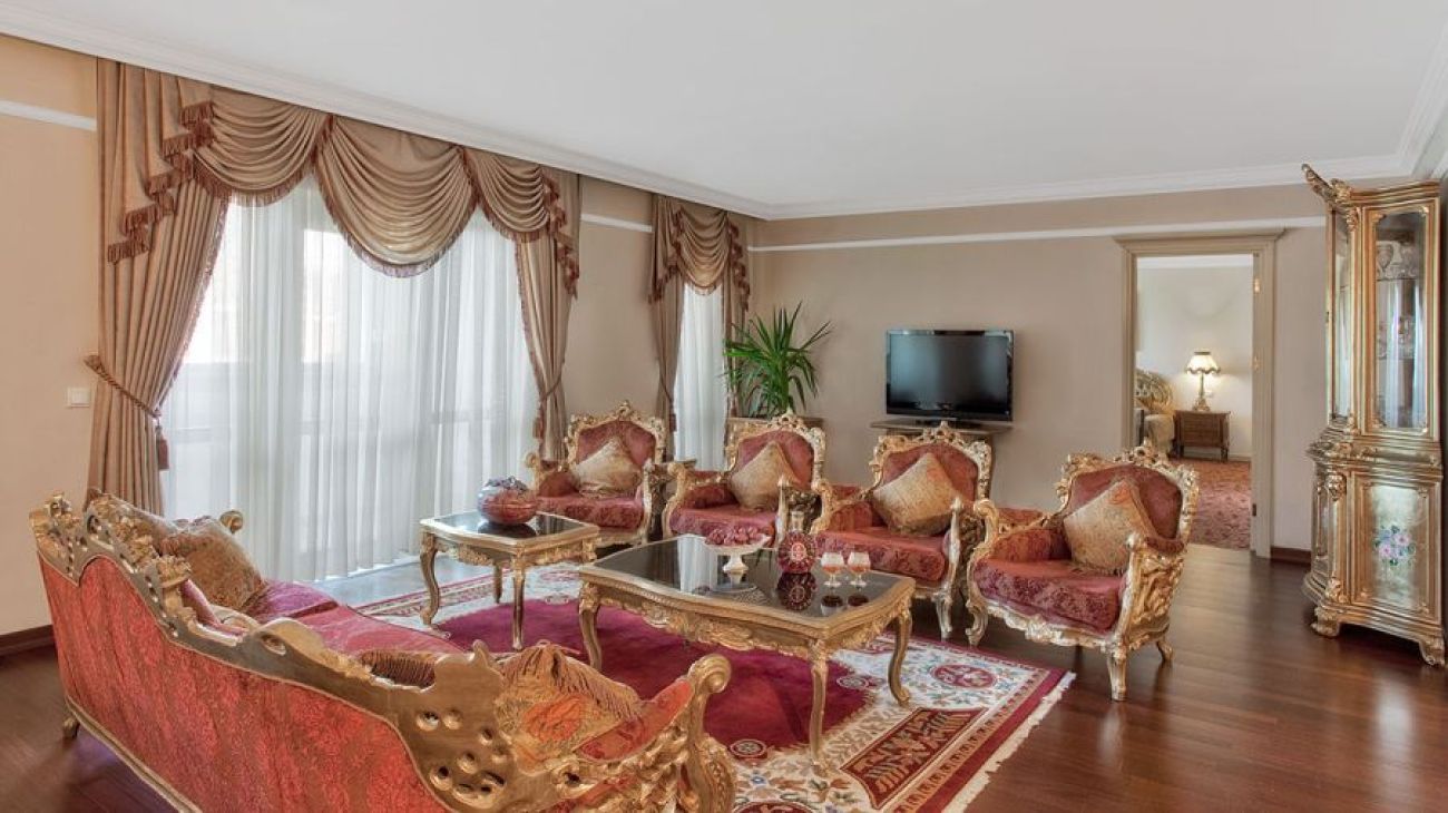 KREMLIN PALACE 5*