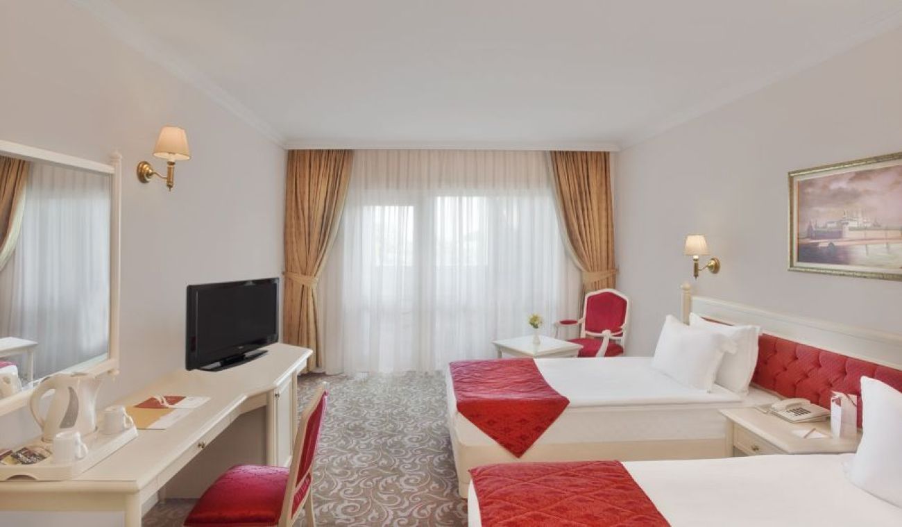 KREMLIN PALACE 5*