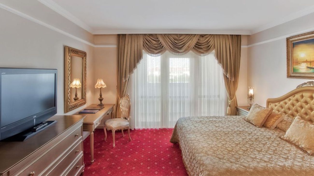 KREMLIN PALACE 5*