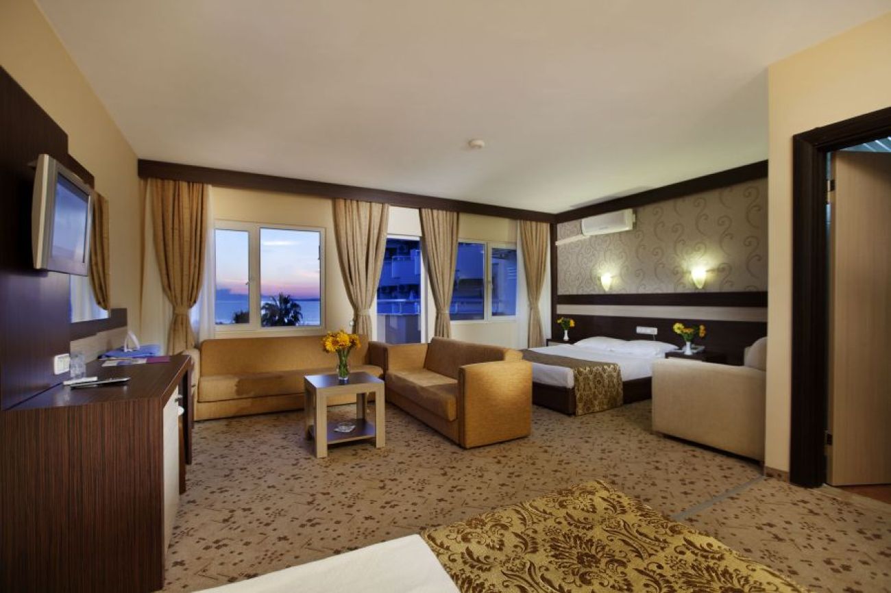 LONICERA WORLD HOTEL 4*