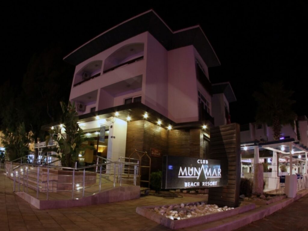 MUNAMAR BEACH RESORT 4*