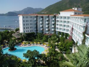 TROPICAL BEACH HOTEL 4*
