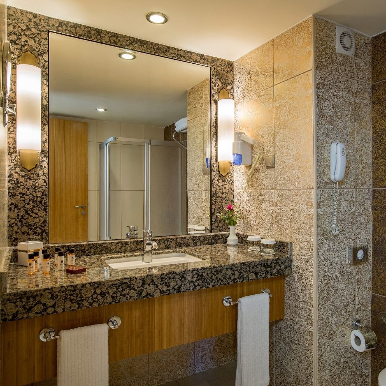 ROYAL DRAGON HOTEL 5*