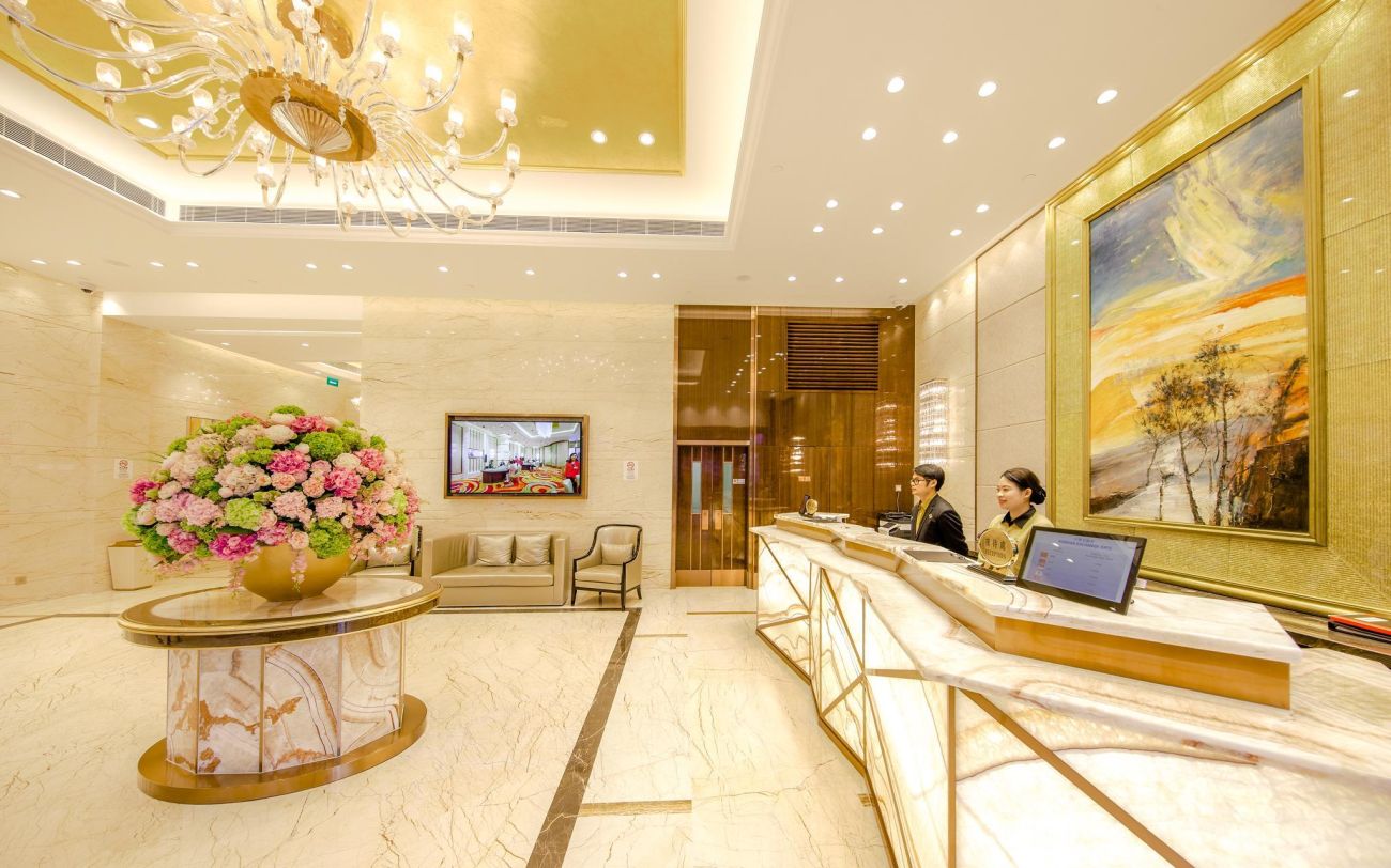 ROYAL DRAGON HOTEL 5*