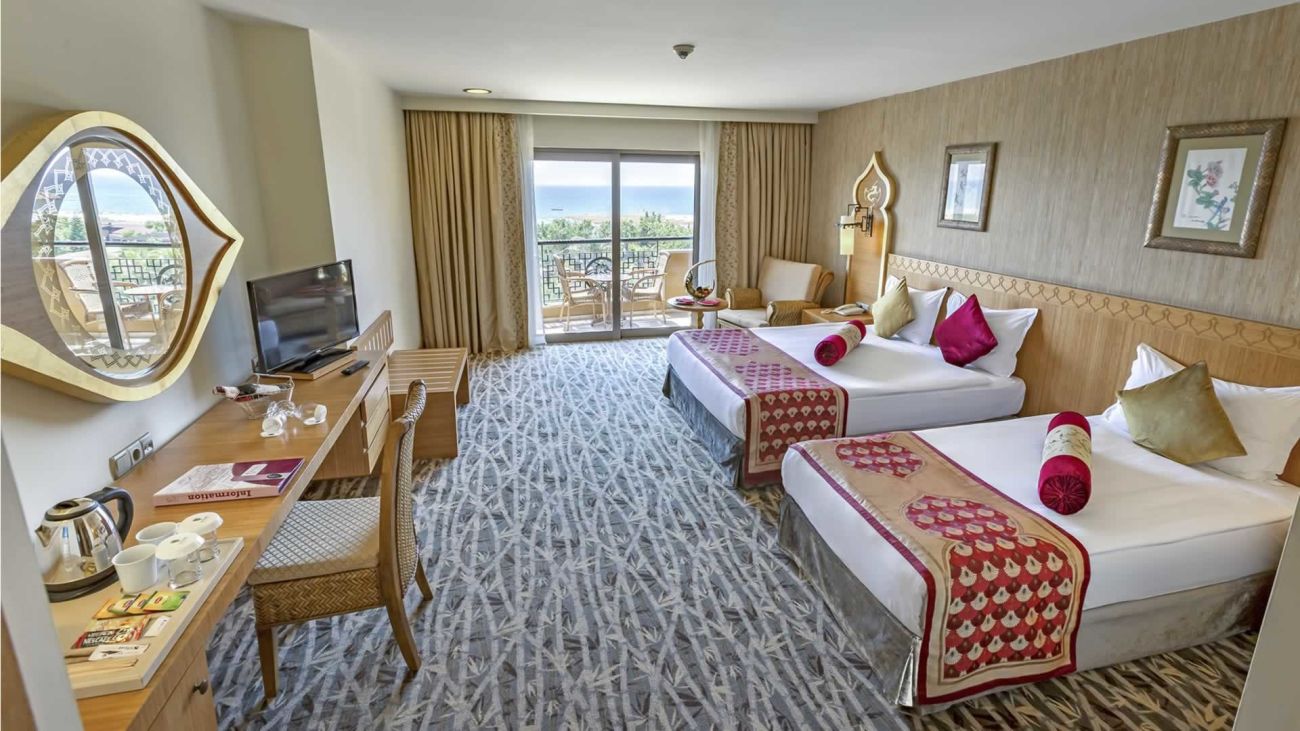 ROYAL DRAGON HOTEL 5*