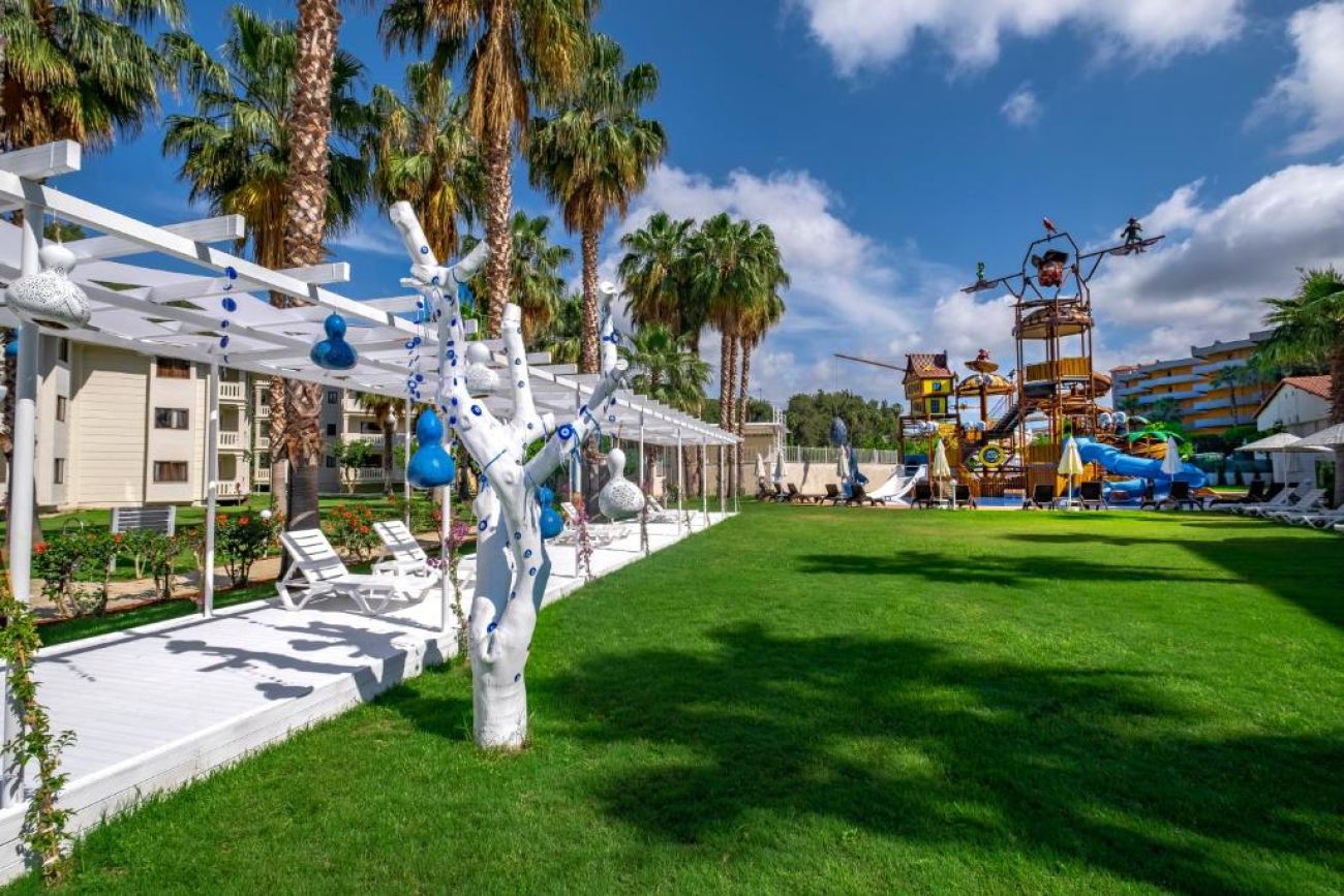 UTOPIA RESORT & RESIDENCE 5*