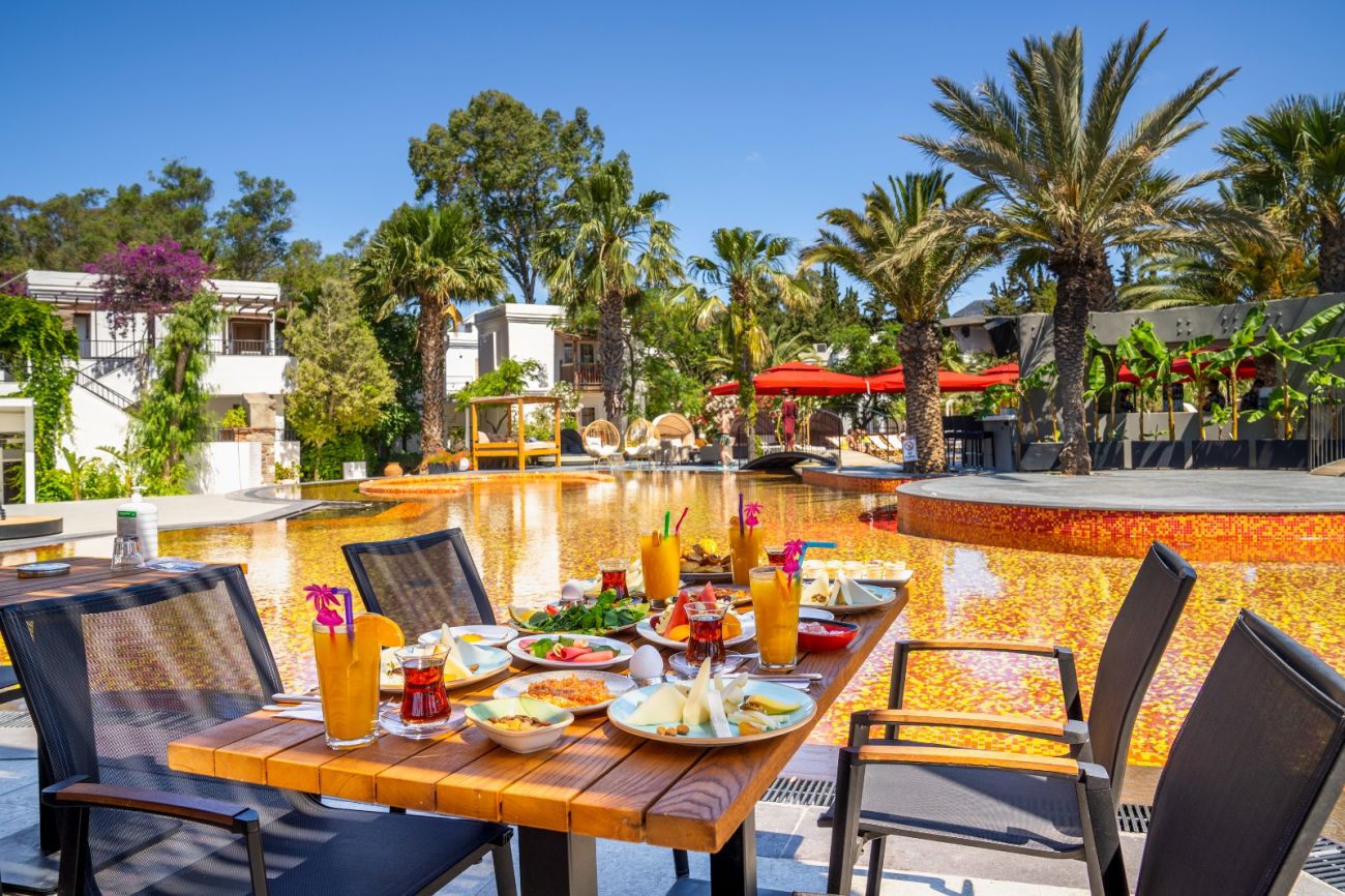 VERY CHIC HOTEL(EX MAGNIFIC ) / 5* 4*