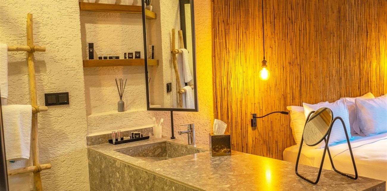 VERY CHIC HOTEL(EX MAGNIFIC ) / 5* 4*
