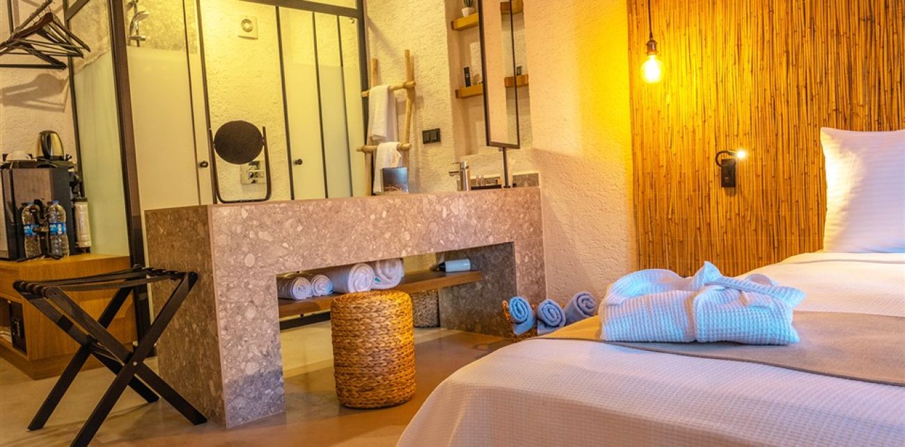 VERY CHIC HOTEL(EX MAGNIFIC ) / 5* 4*